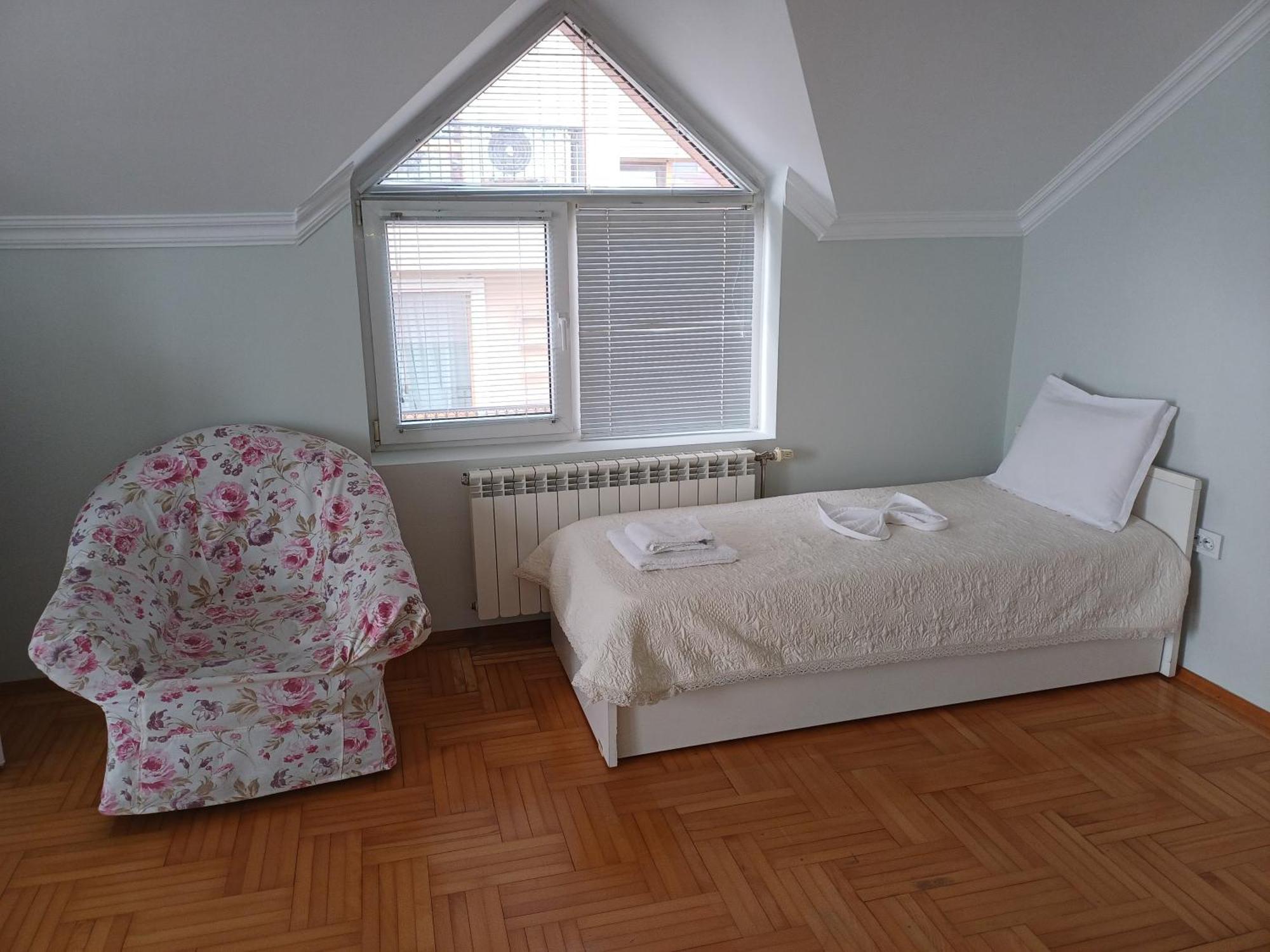 Guest Rooms Deva Burgas Exterior photo