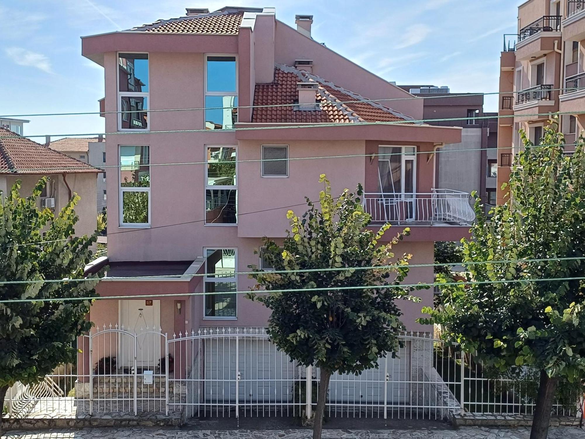 Guest Rooms Deva Burgas Exterior photo