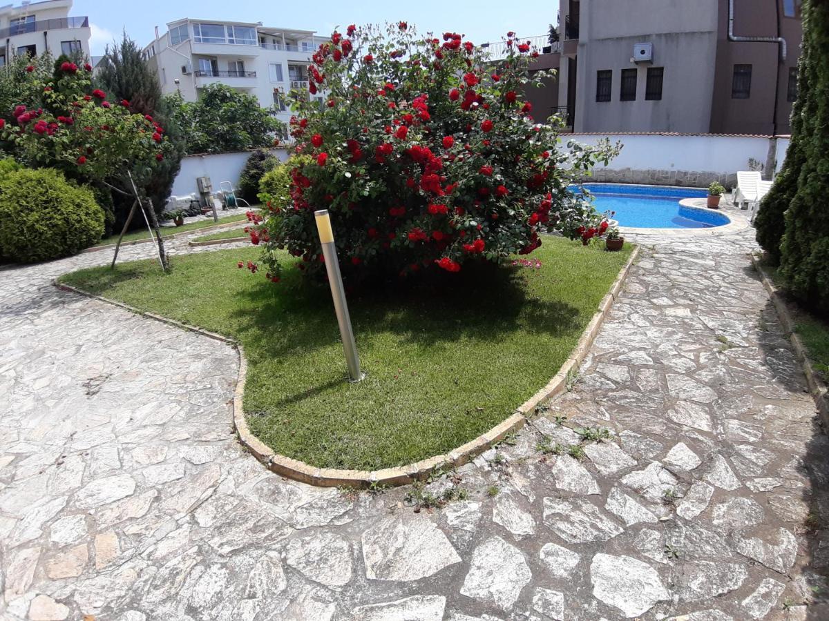 Guest Rooms Deva Burgas Exterior photo