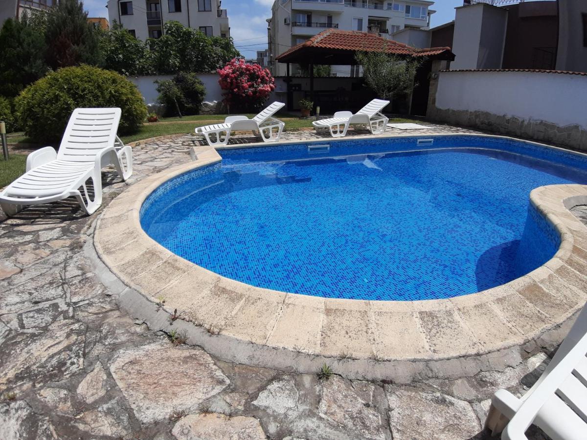 Guest Rooms Deva Burgas Exterior photo